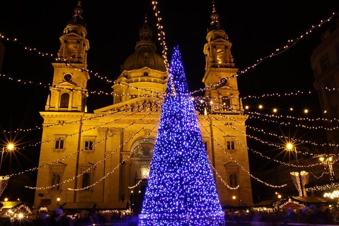 Budapest Christmas Market Tour with Basilica visit & Chimney cake - Why this Budapest Christmas market walk works