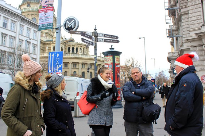 Budapest Christmas Walking Tour & Entry to St Stephen's Basilica - A short look at Váci Street