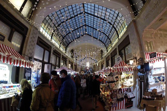 Budapest Christmas Walking Tour & Entry to St Stephen's Basilica - The Little Princess statue and Chain Bridge