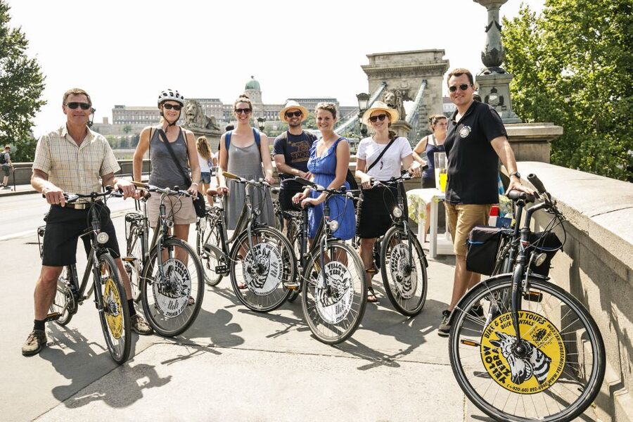 Budapest: City Bike Tour with Coffee Stop - Why a bicycle is a smart way to see Budapest