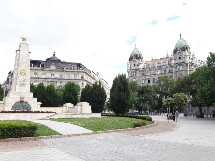 Budapest: City Center Walking Tour - Kossuth Square and the Hungarian Parliament