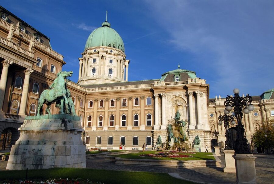 Budapest: City Discovery Tour - What this Budapest tour does well