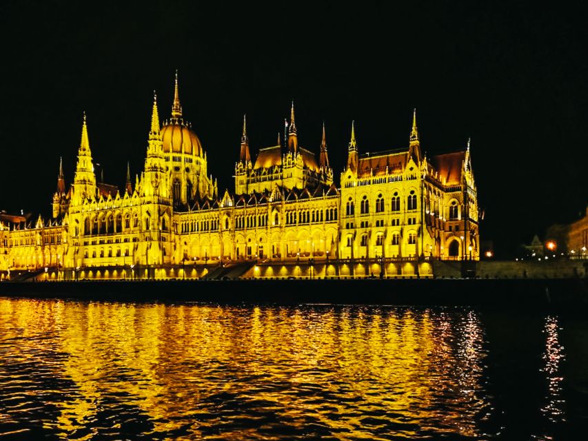 Budapest: City Highlights Cruise with Welcome Drink - Margaret Bridge and the first river views