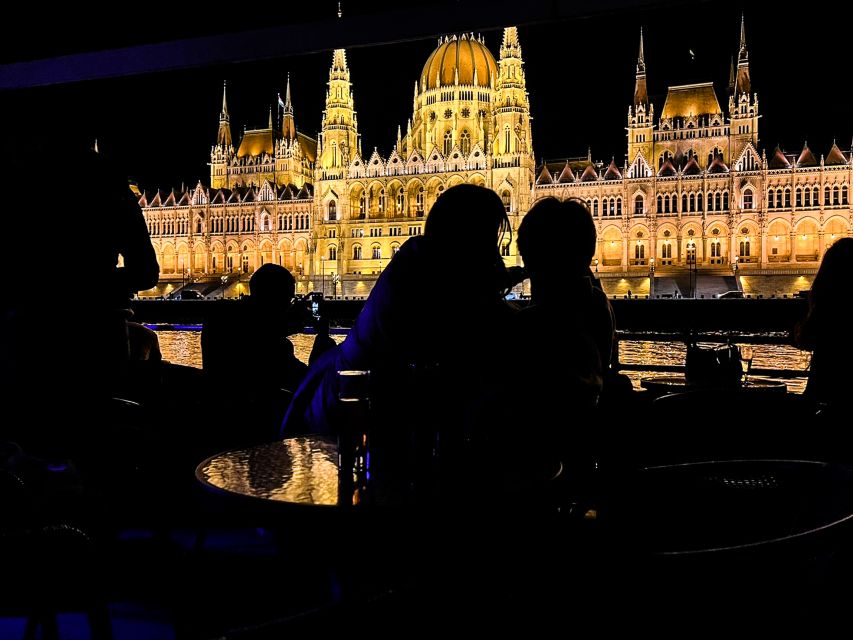 Budapest: City Highlights Cruise with Welcome Drink - Universities and the southern stretch of the route
