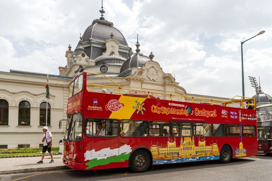 Budapest: City Sightseeing Hop-On Hop-Off Bus Tour & Extras - The central Pest stops, from St Stephen’s Basilica to the Synagogue