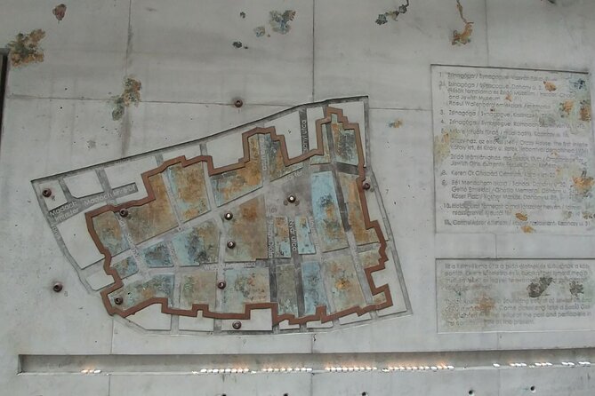 Budapest City Walk in Jewish Quarter - A living quarter, not only a memorial
