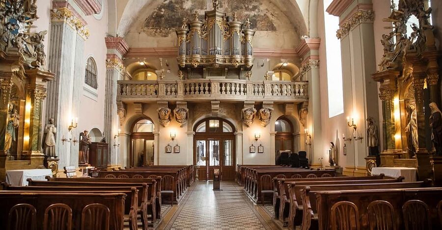 Budapest: Concert on the Oldest Working Organ in the City - Entering St. Michael’s Church near the Danube