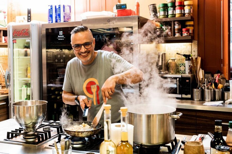 Budapest: Cooking School – Hungarian Menu & Local Market - Meeting the chef at Central Market Hall