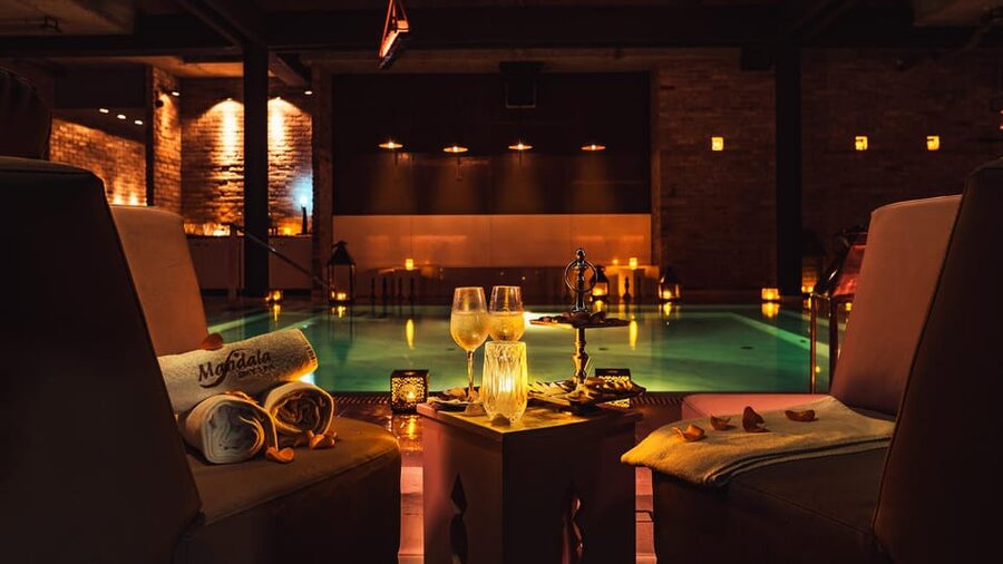 Budapest: Couple Holistic Swedish Massage with Jacuzzi Time - Four pools, a larger jacuzzi, sauna, and steam room