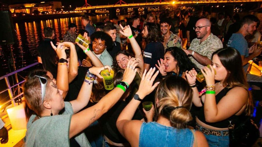 Budapest: Danube Beat Party Cruise with Drink Packages - The two-hour cruise and its best views