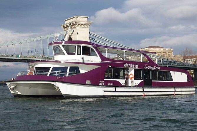 Budapest Danube Pizza Cruise with Welcome Drink - Gellért Hill, Liberty Bridge, and the southern riverfront