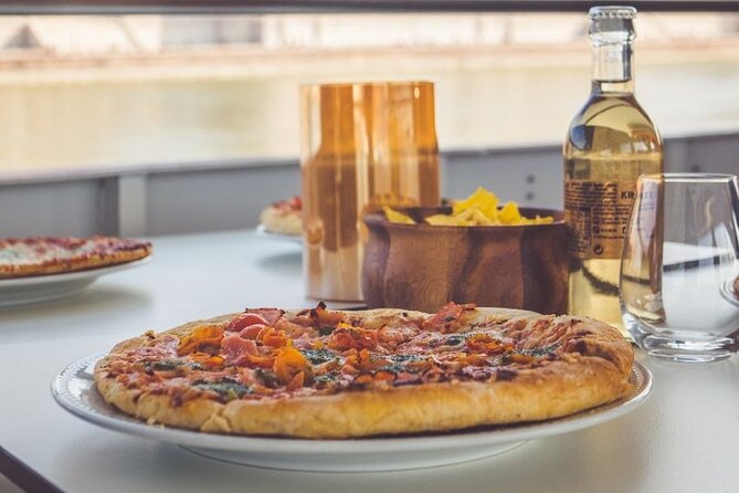 Budapest Danube Pizza Cruise with Welcome Drink - The timing, music, and lack of live commentary