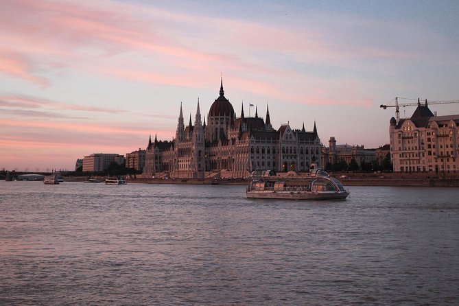 Budapest Danube River Candlelit Dinner Cruise with Live Music - What the four-course dinner is like