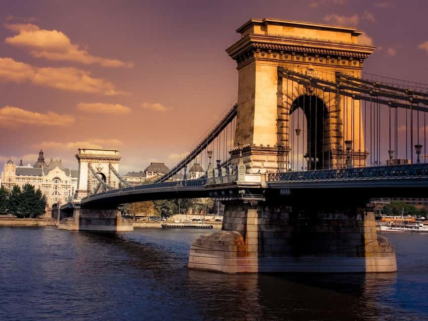 Budapest: Danube River Sightseeing Cruise with Audio Guide - Seating, crowding, and onboard service