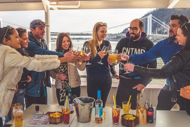Budapest Danube Sightseeing Cruise with Unlimited Drinks - Fisherman’s Bastion and Buda Castle