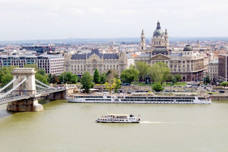 Budapest: Day or Night River Cruise on Panoramic Boat - Gellért Hill and the Liberty Monument