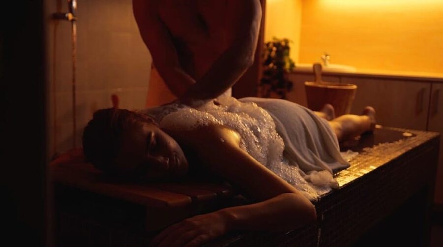 Budapest, Day Spa: Couple Wellness Package - The Rose Petal Champagne Bath