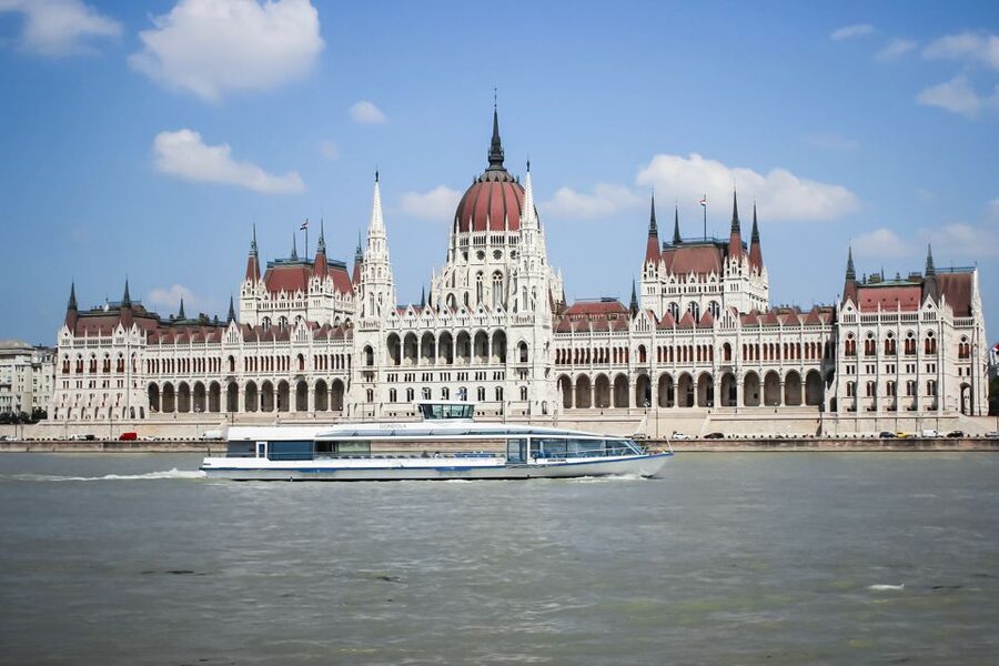 Budapest: Daytime Sightseeing Boat Cruise - Price, Wi-Fi, and overall value