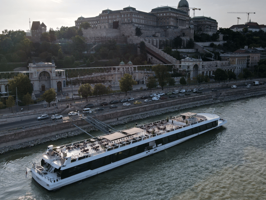 Budapest: Dinner Cruise with Live Music and Unlimited Drinks - The rooftop deck and illuminated igloo
