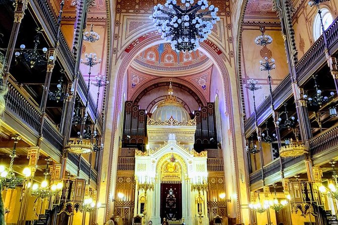 Budapest Dohany, Heroes', Rumbach synagogues & Jewish Ghetto Tour - Starting at the Great Synagogue on Dohány Street