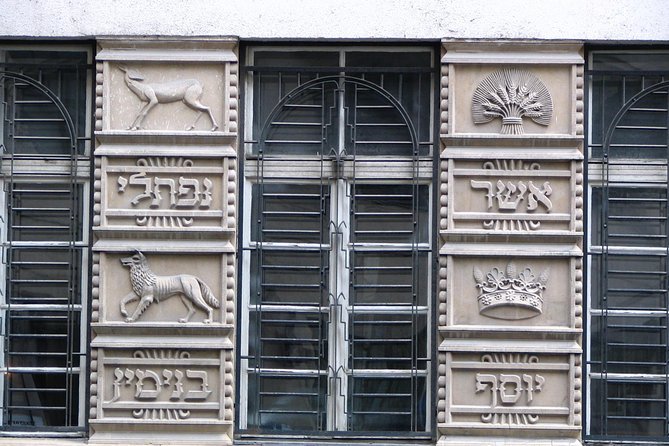 Budapest Dohany, Heroes', Rumbach synagogues & Jewish Ghetto Tour - Dob Street and the Former Budapest Ghetto