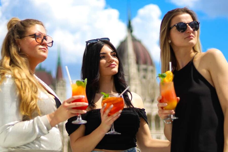 Budapest: Downtown Budapest Cocktail Cruise - What the Budapest cocktail cruise is really like