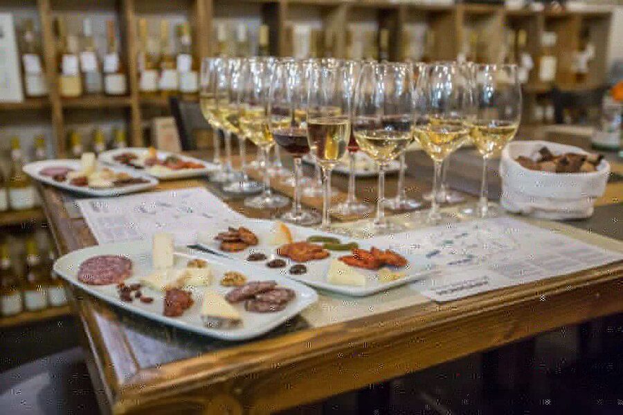 Budapest: Essentials of Hungarian Wine Tasting Class - Why Hungarian wine makes a good Budapest lesson