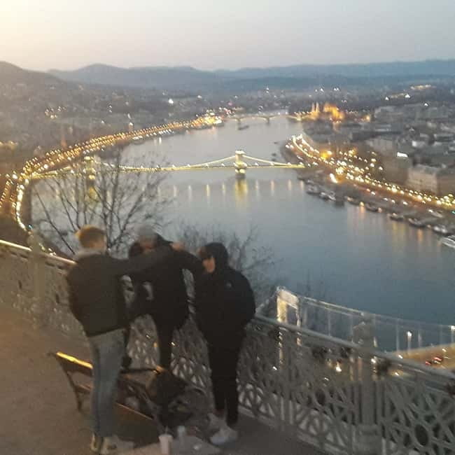 Budapest: Evening Castle Hill Tour with Fishermen's Bastion - Why Nighttime Works So Well on Castle Hill