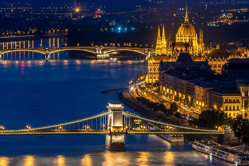 Budapest: Evening Castle Hill Tour with Fishermen's Bastion - Walking Through Buda Castle’s Historic Core
