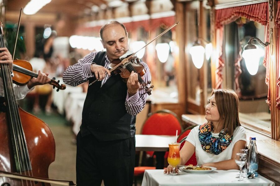 Budapest: Evening Cruise including Drinks and Live Music - Boarding the Gróf Széchenyi Ship