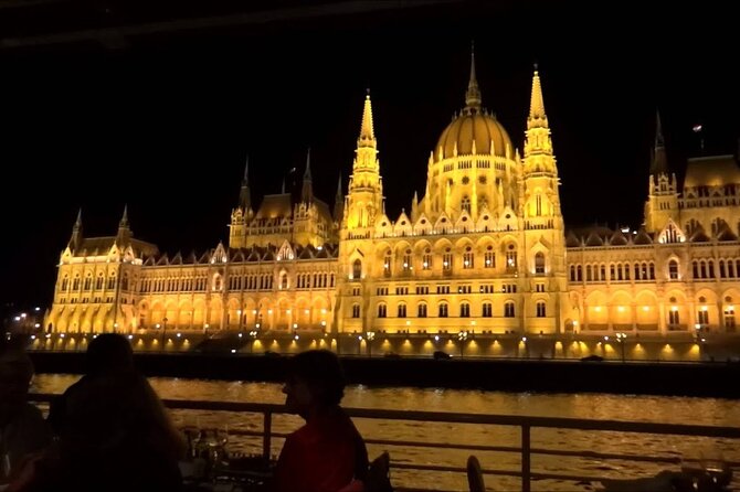 Budapest Evening Sightseeing Cruise with your own Chauffeur - What the evening probably feels like in practice