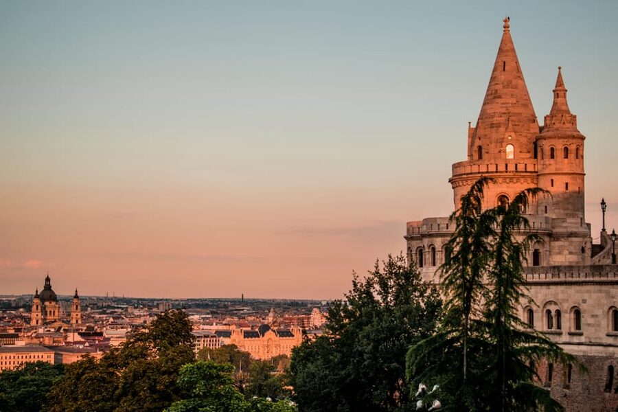 Budapest exploration for solo travelers with local companion - Timing, fitness, and what to bring