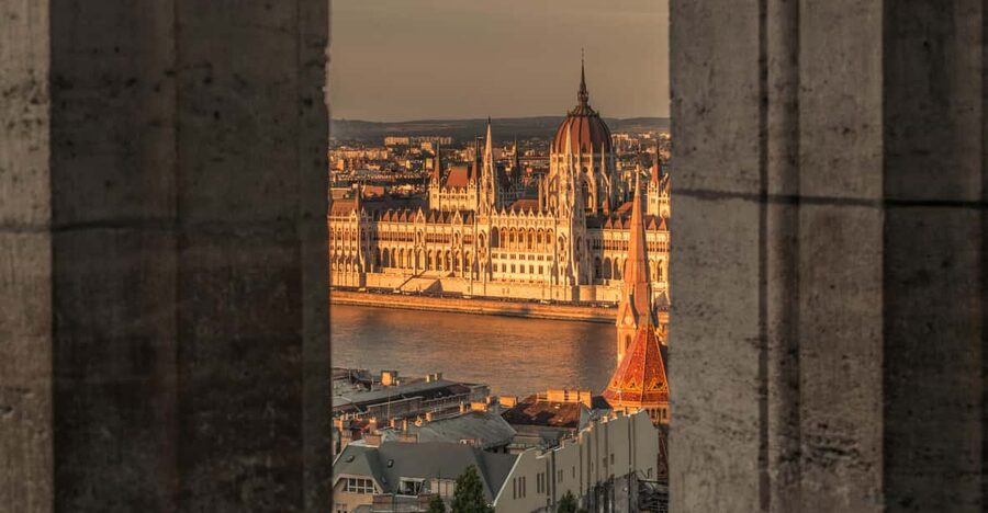 Budapest exploration for solo travelers with local companion - Why this Budapest walk works well for solo visitors