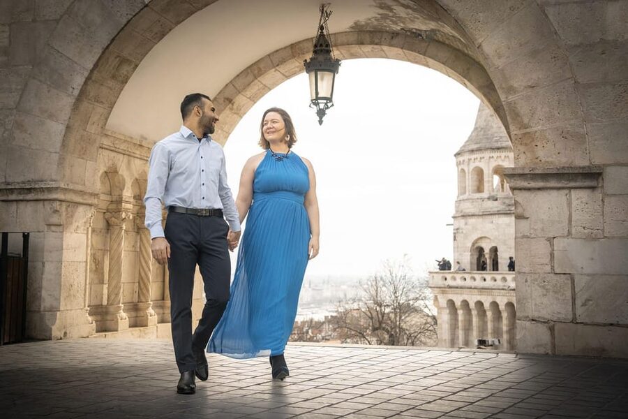 Budapest: Fast Private Photoshoot at Fisherman's Bastion - Couples, families, and solo visitors