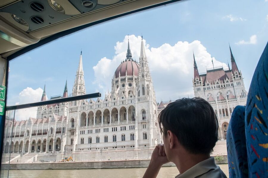 Budapest: Floating Bus Tour by Land and Water - Families, older visitors, and accessibility