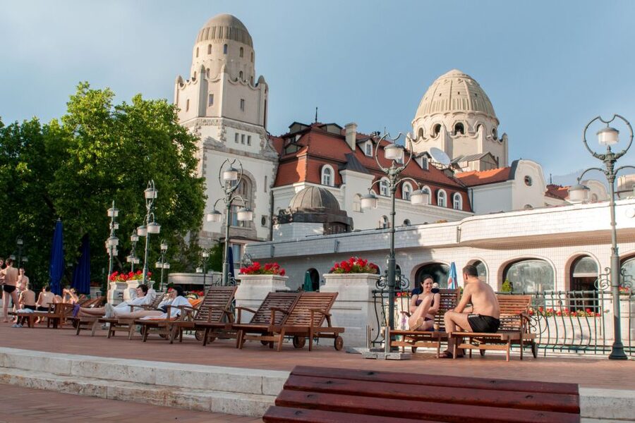 Budapest: Full-Day Gellért Spa Ticket - Planning the Visit Around Liberty Bridge