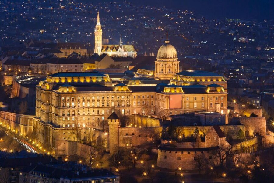 Budapest Full Day Tour - The Danube Promenade: Views With Context