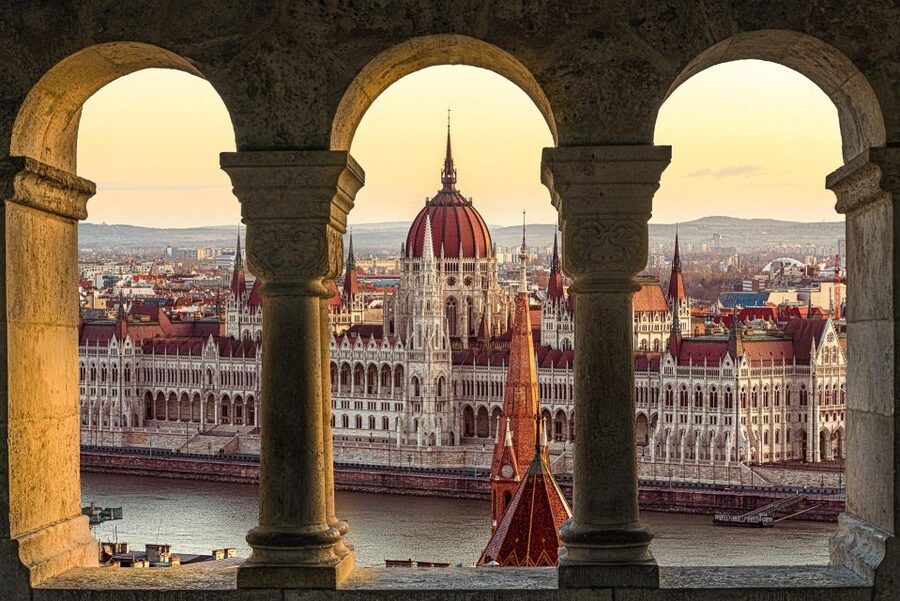 Budapest Full Day Tour - Storytelling Instead of a Sightseeing Checklist