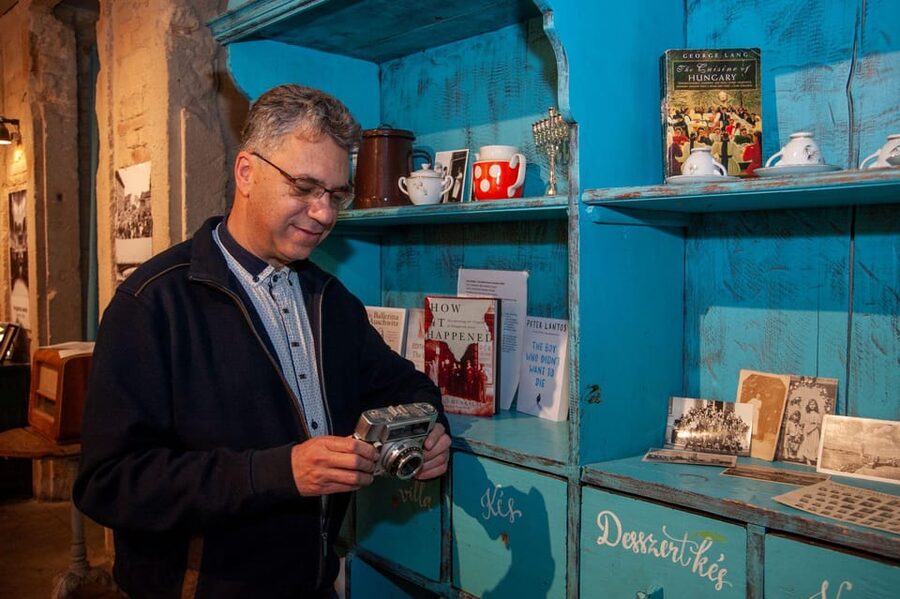 Budapest: Ghetto Wall Exhibition Tour with History Guide - Timing, cancellation, and practical planning