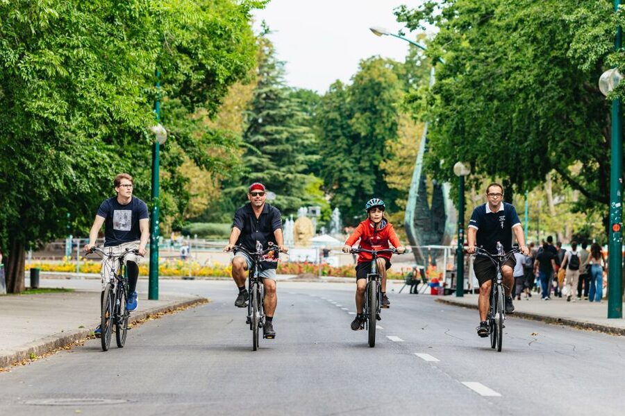 Budapest: Grand Sightseeing Bike Tour - Key points at a glance