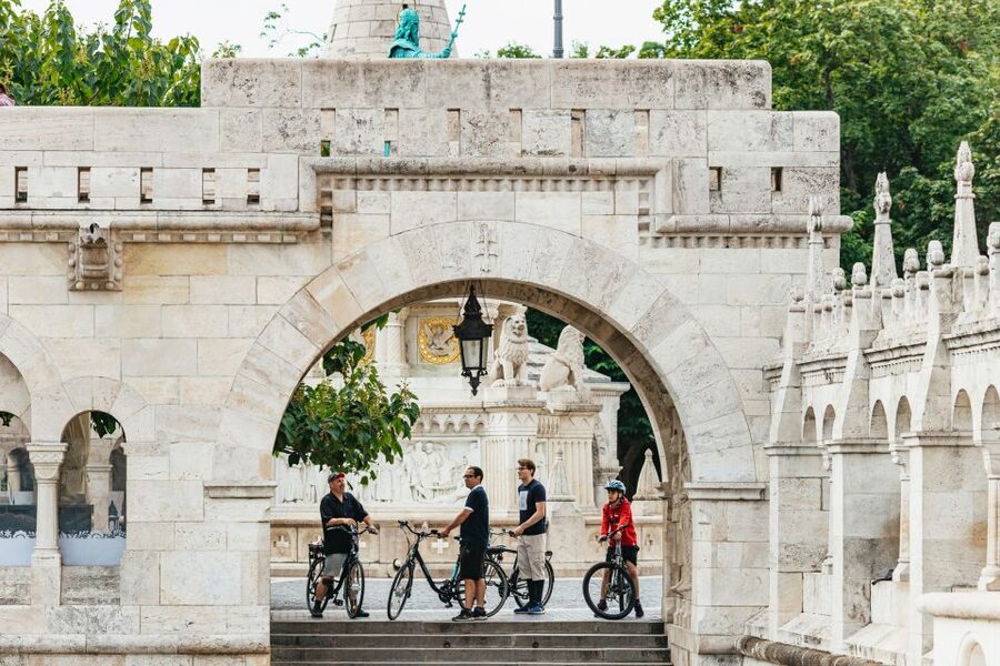Budapest: Grand Sightseeing Bike Tour - Margaret Bridge and a breather on Margaret Island