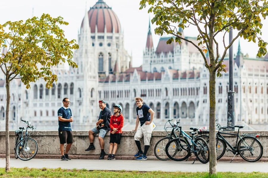 Budapest: Grand Sightseeing Bike Tour - What the $44 price really buys you
