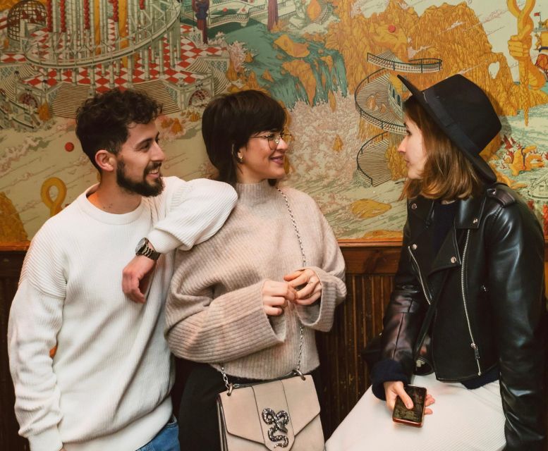 Budapest: Guided Bar Crawl Walking Tour - Wesselényi utca and the first neighborhood shift