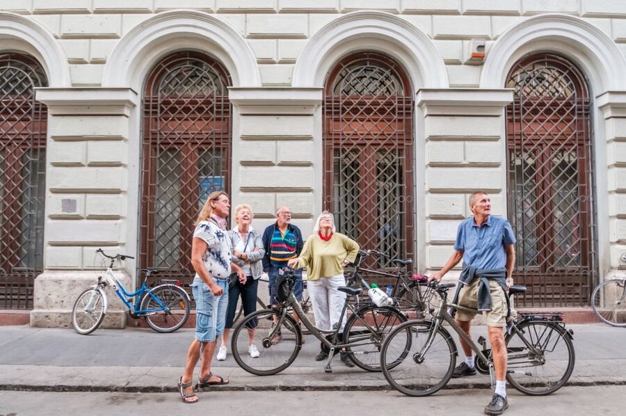 Budapest: Guided City Discovery Bike Tour - Heroes Square and City Park
