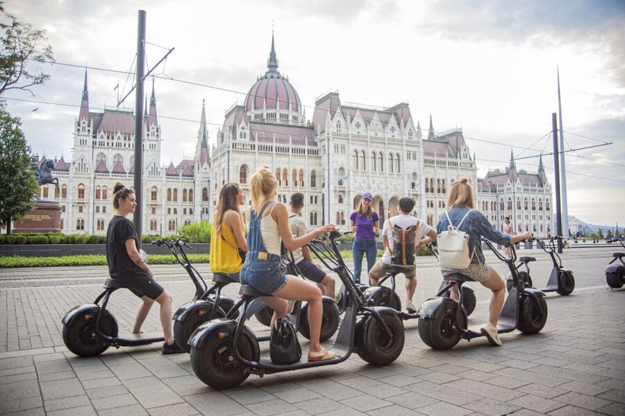 Budapest: Guided City Sights Tour by E-Scooter - St. Stephen’s Basilica and the formal side of Pest