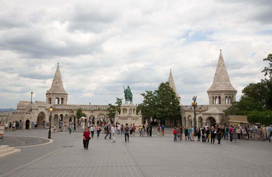 Budapest: Guided City Tour by E-Bike - Who should book this ride?