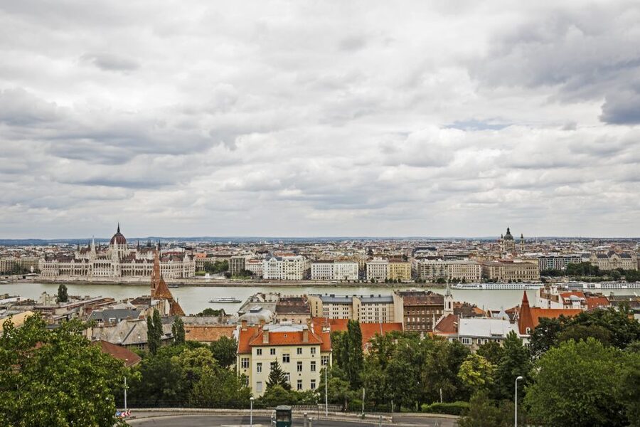 Budapest: Guided City Tour by E-Bike - How easy are the bikes to ride?