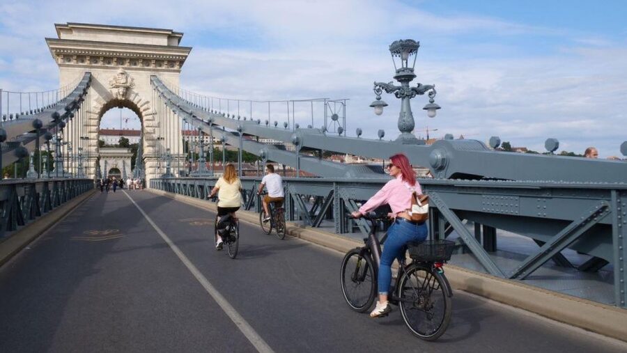 Budapest: Guided E-Bike Sightseeing Tour - Crossing to Buda and climbing toward Citadella