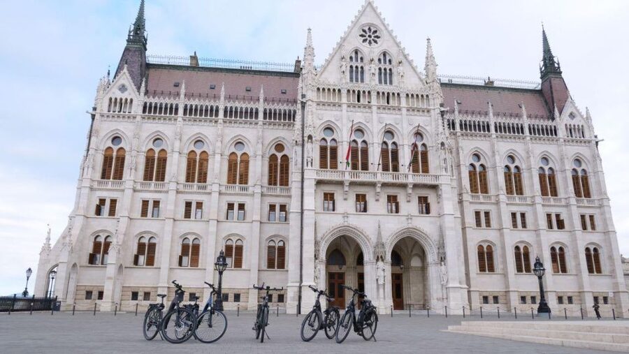 Budapest: Guided E-Bike Sightseeing Tour - Who should choose this Budapest ride?