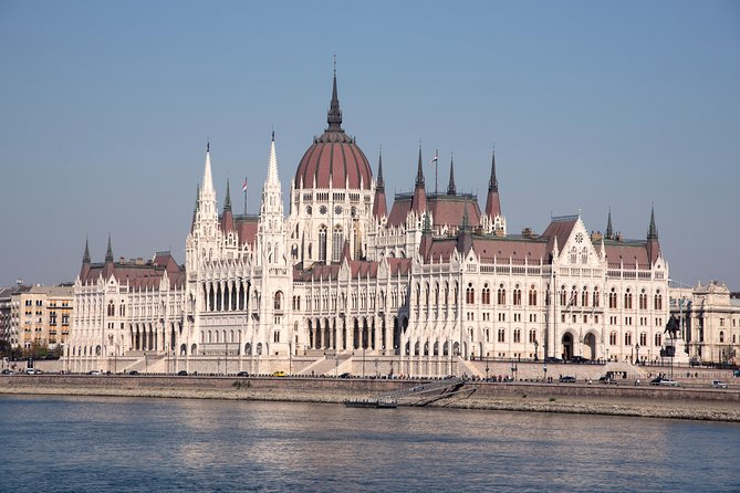 Budapest Guided Half-Day Grand City Tour with Parliament Visit - Meeting in central Pest at 10:00 a.m.